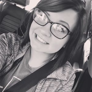 Meet your Posher, Lois